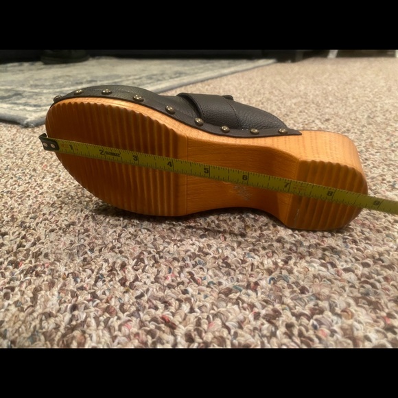 MIA brown daisy clogs with studs size 7 - Picture 11 of 15